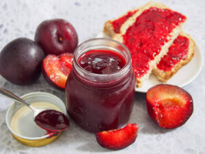 Plum Jelly (8oz)