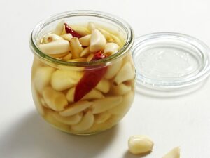 Pickled Garlic Spicy (8oz)